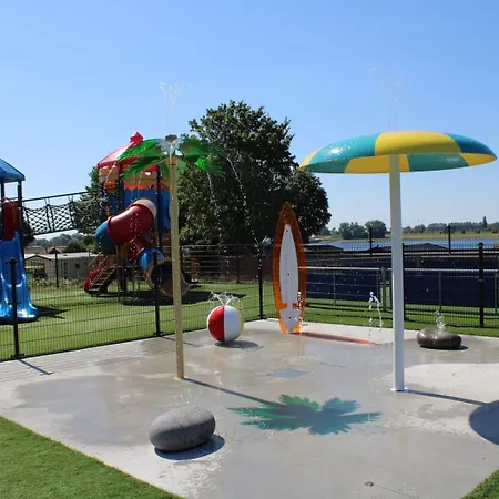 Comfort 4 Persons Type B Hot Tub Resort